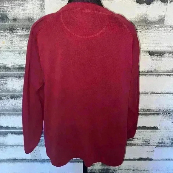 Eddie Bauer Red Rod Crewneck with front pocket size large - Picture 4 of 5